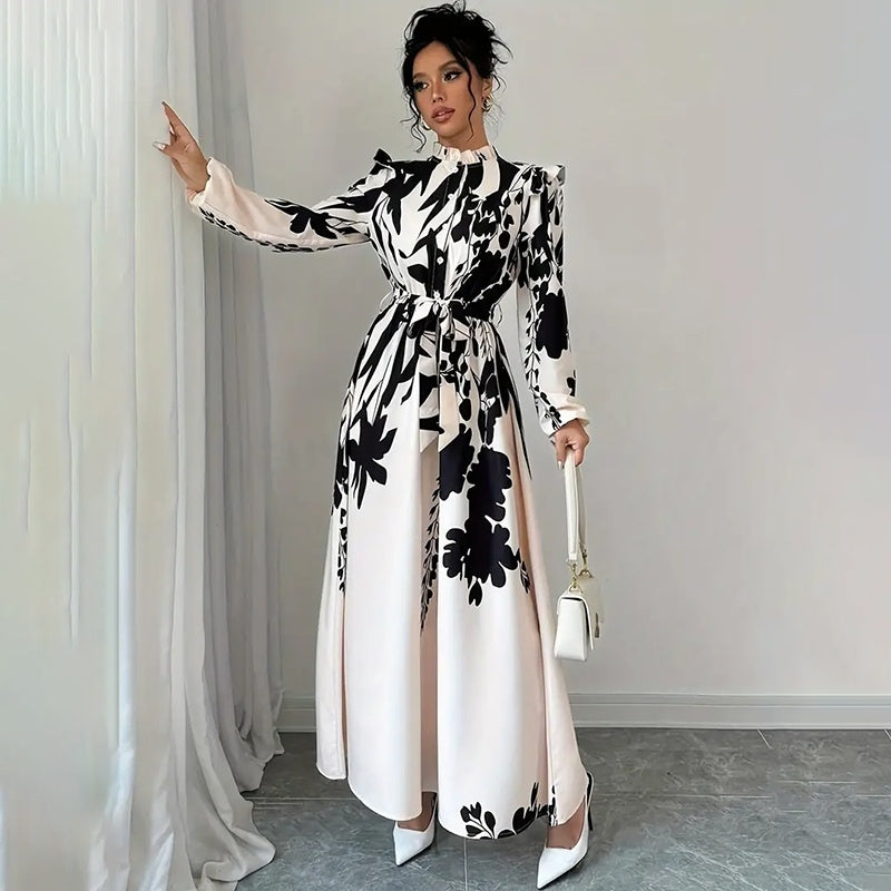 Naima™| Maxikleid mit hohem Kragen und schwarz-weißem Blumenmuster