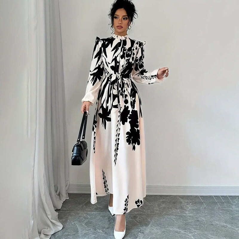 Naima™| Maxikleid mit hohem Kragen und schwarz-weißem Blumenmuster