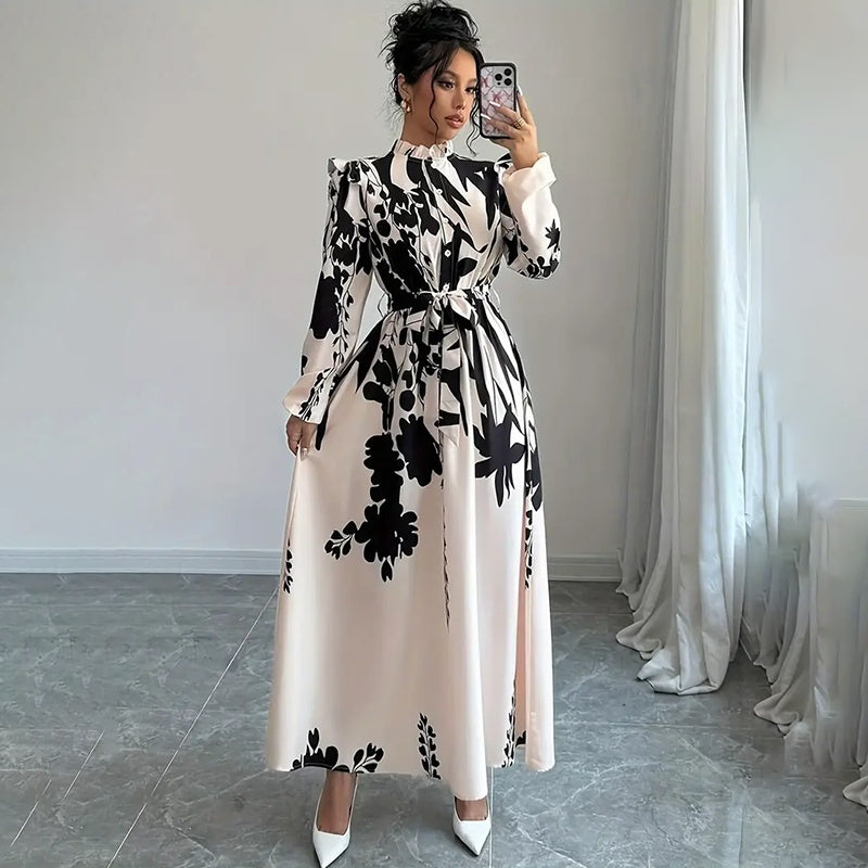 Naima™| Maxikleid mit hohem Kragen und schwarz-weißem Blumenmuster
