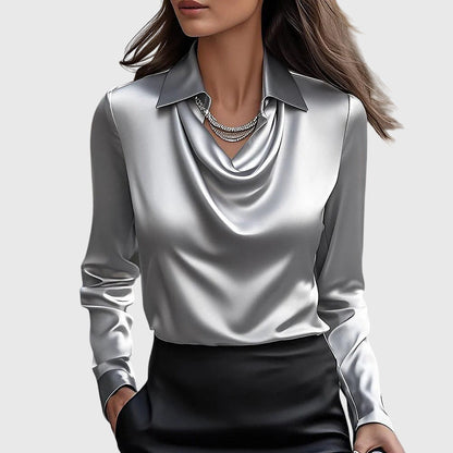 Sylvie™ | Bluse mit edlem Glanz und Faltenausschnitt