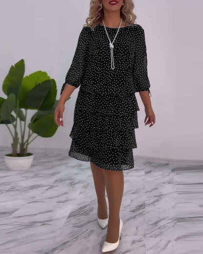 Mila™| Elegantes Lagenkleid mit verspielten Punkten