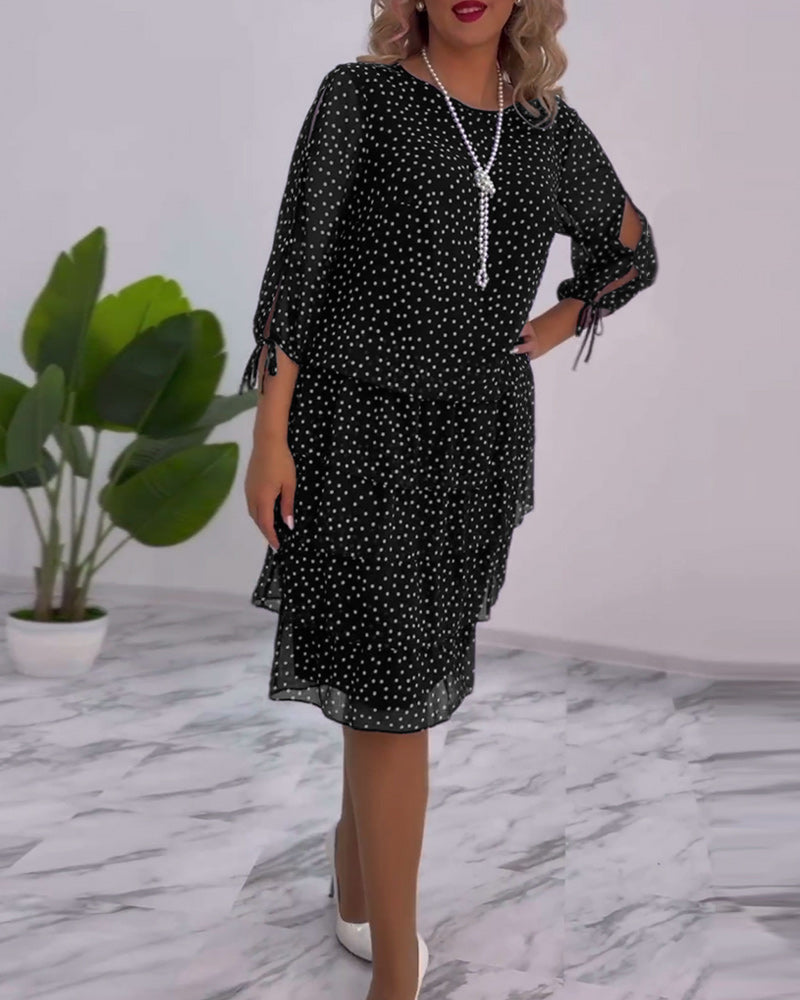 Mila™| Elegantes Lagenkleid mit verspielten Punkten