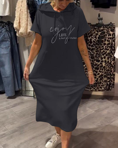 Emma™ | Lockeres Kleid mit Kapuze und femininer Passform