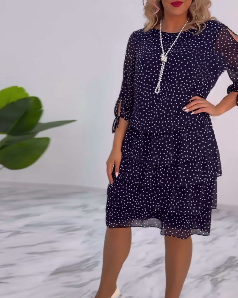 Mila™| Elegantes Lagenkleid mit verspielten Punkten