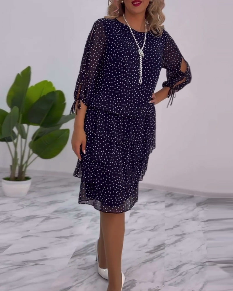 Mila™| Elegantes Lagenkleid mit verspielten Punkten