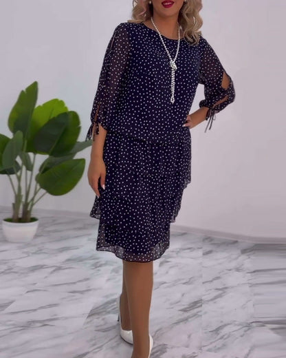 Mila™| Elegantes Lagenkleid mit verspielten Punkten