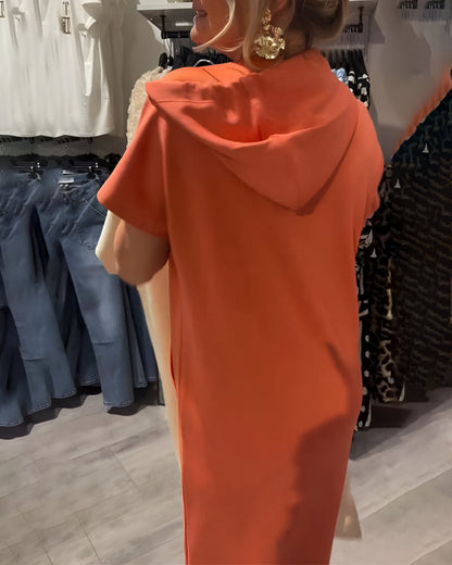 Emma™ | Lockeres Kleid mit Kapuze und femininer Passform