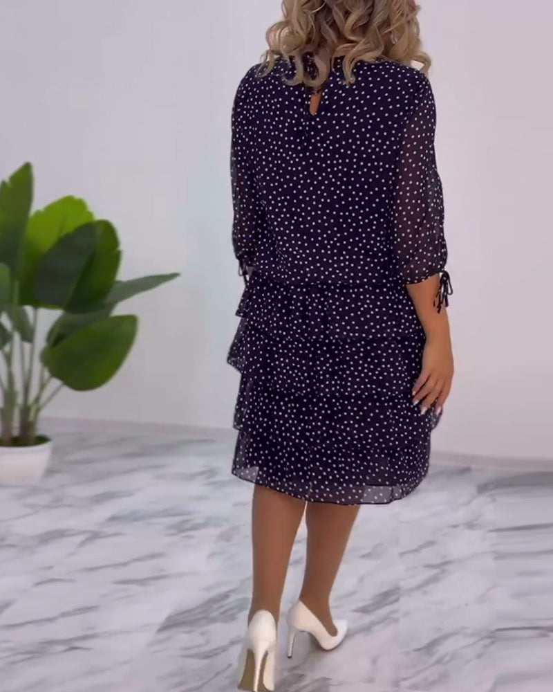 Mila™| Elegantes Lagenkleid mit verspielten Punkten
