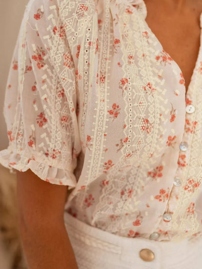 Elina™| Blumenbluse mit sommerlichem Charme